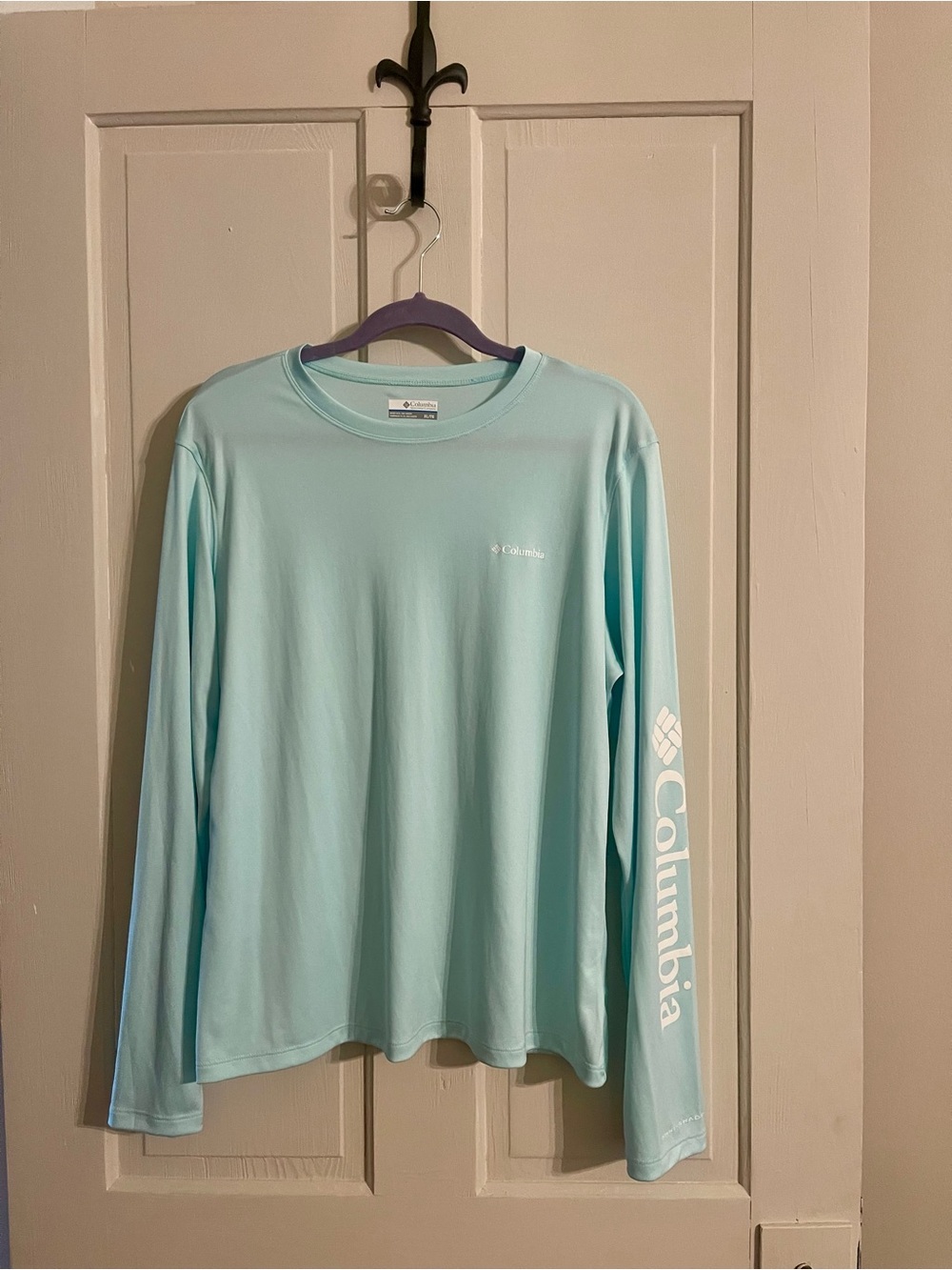 Ladies Columbia long sleeve shirt